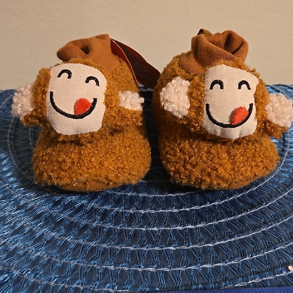 Wonder Nation Faux Fur Slippers - Picture 1 of 7